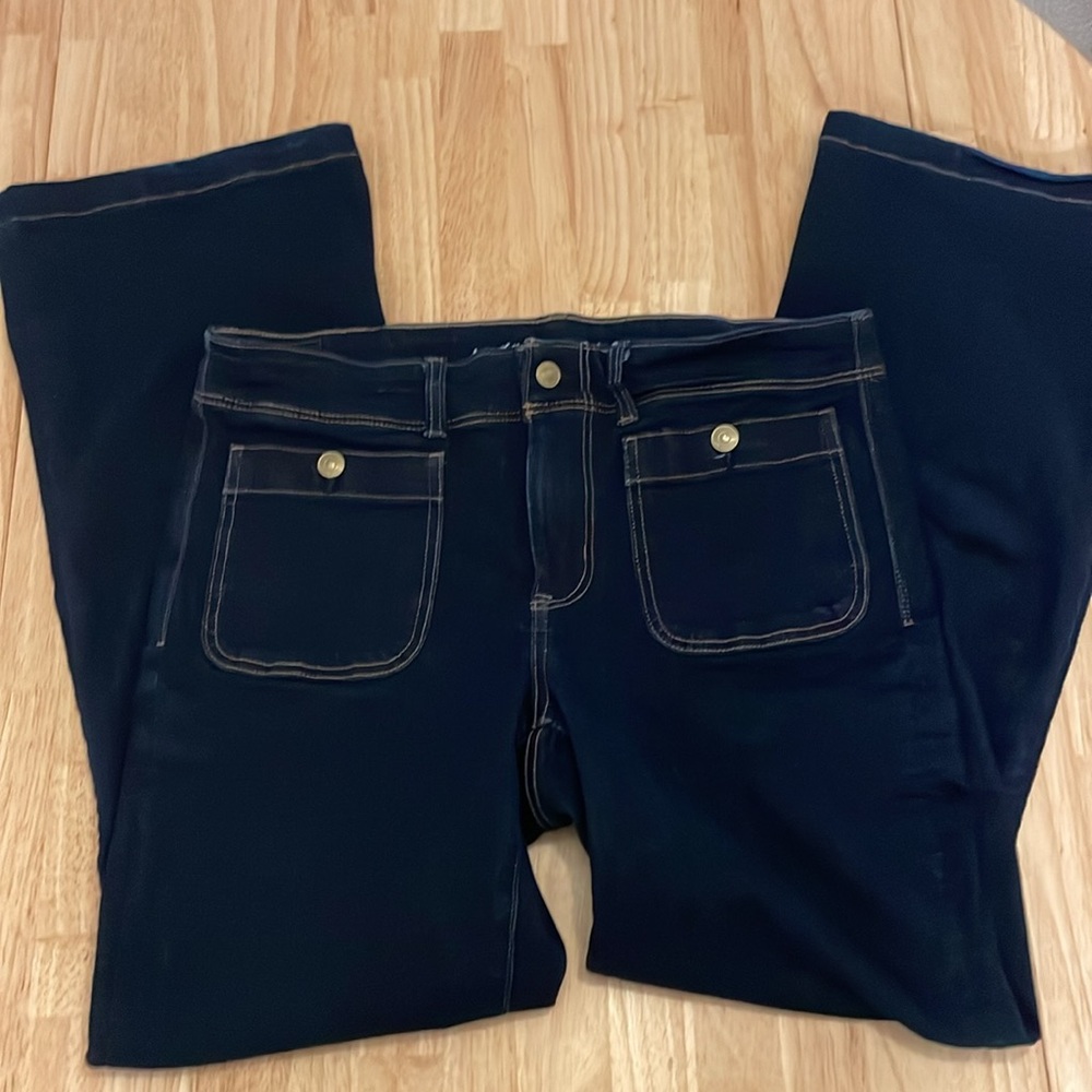 American Eagle Flare Jeans with Sailor Pockets Size 14 Stretchy and Comfortable.